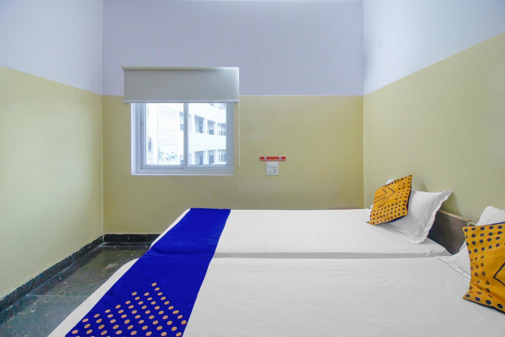Spot On 81775 Mohit Gokul Lodge New Luxury Room'S Near Secunderabad Railway Station Lālāguda Exteriör bild